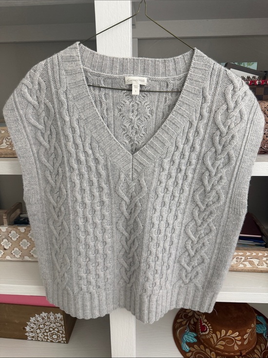 Garnet Hill Sweaters - NWOT! Garnet Hill Light Gray Cashmere  V-Neck Sweater Vest. Size Small.